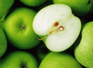 Чем полезны яблоки: применение и противопоказания - фото